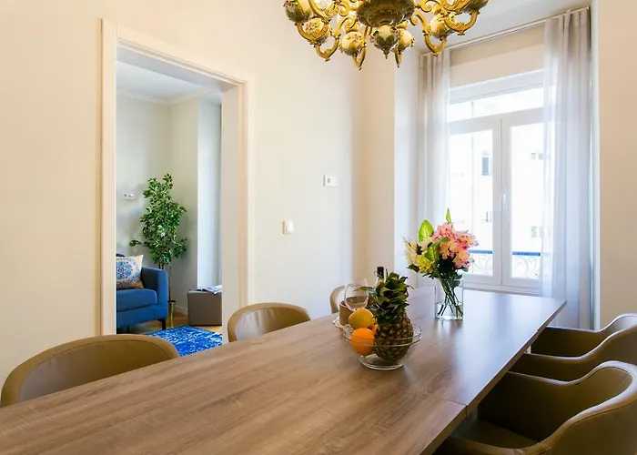 Art Deco 4 Bedrooms Flat In The Center * Lisbona