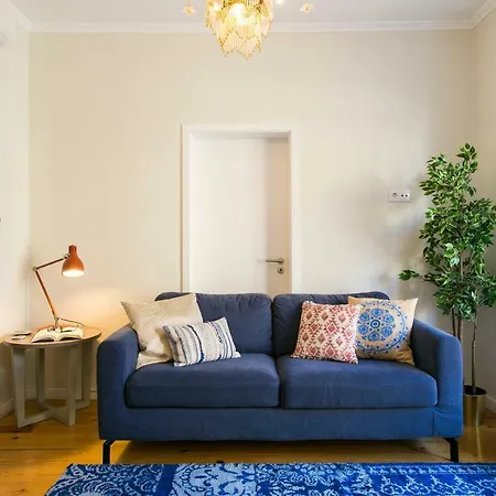 Art Deco 4 Bedrooms Flat In The Center Daire