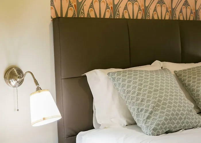 Art Deco 4 Bedrooms Flat In The Center Daire