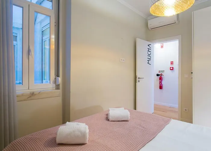 Art Deco 4 Bedrooms Flat In The Center Daire