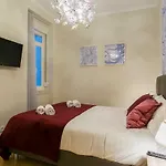 Art Deco 4 Bedrooms Flat In The Center *